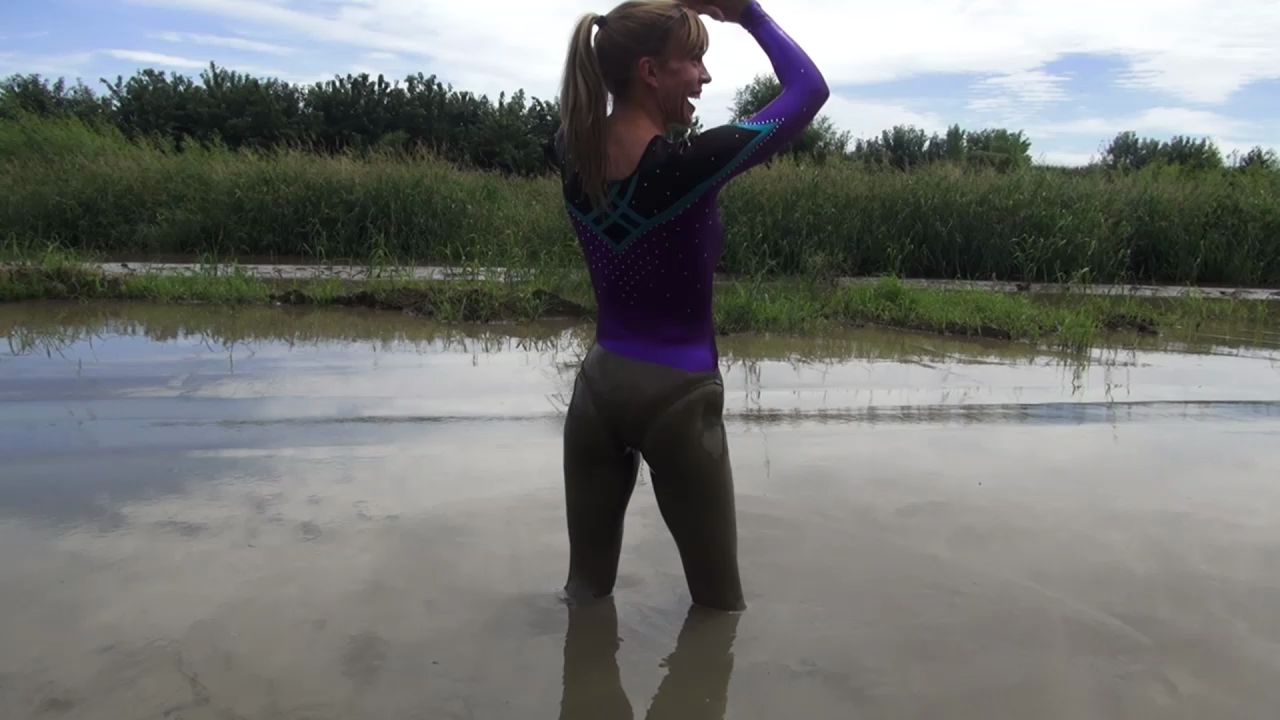 Pantyhose outside mud Tied up handjob movies